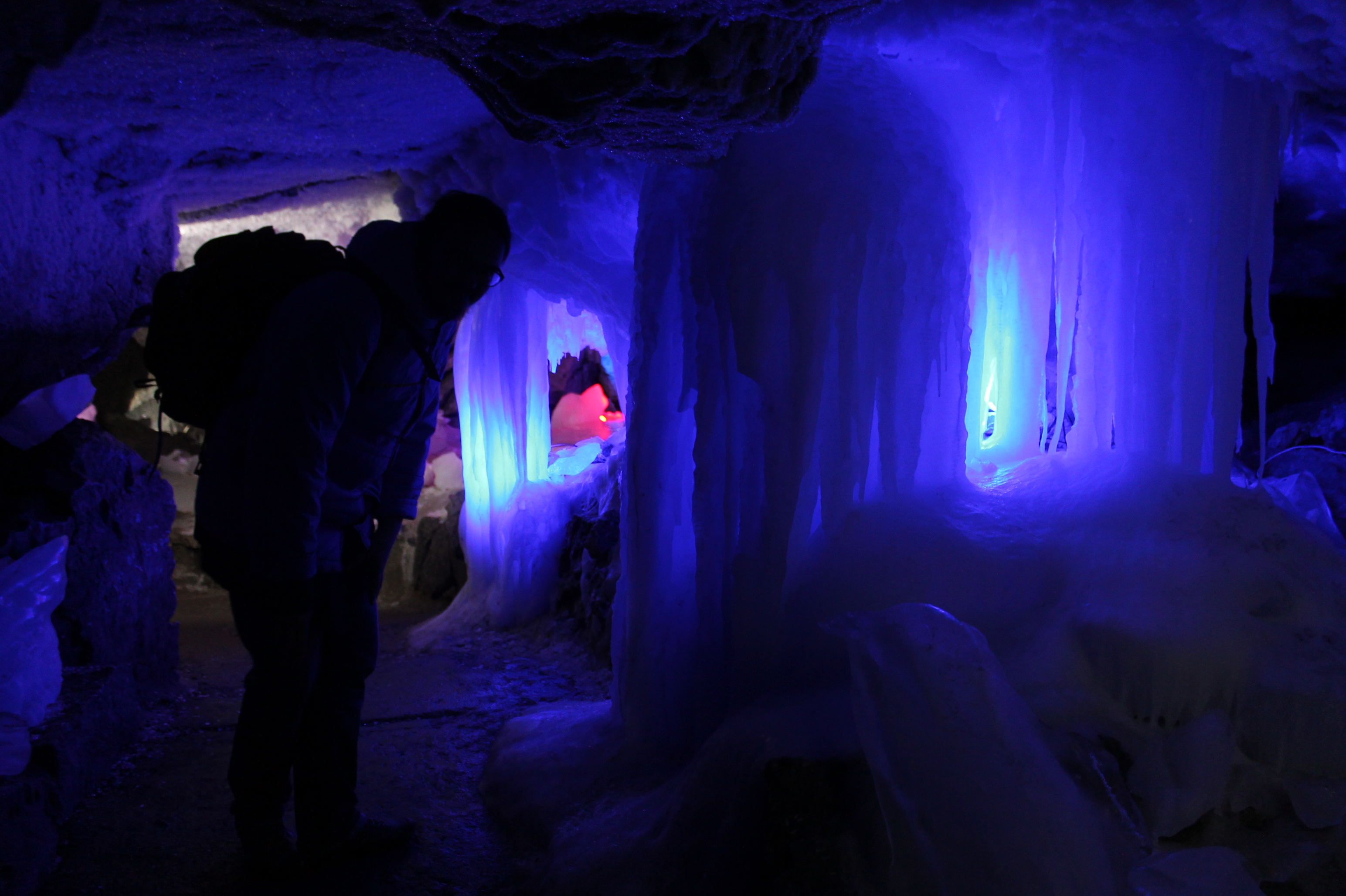 Кунгурская Ледяная пещера лазерное шоу